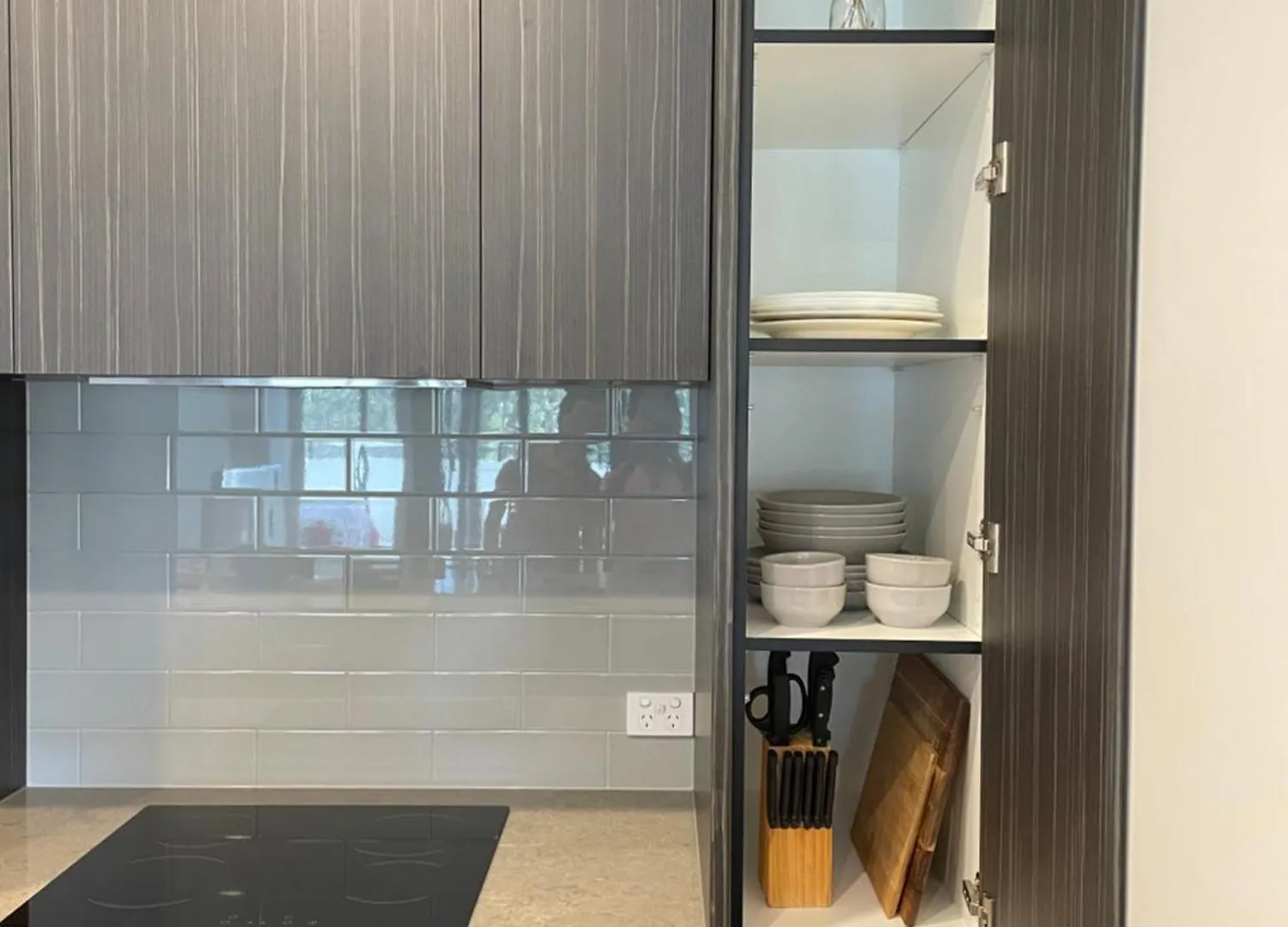 Brand New Brilliant Location Heart Of Inner South Kingston